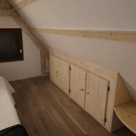 Petite *
